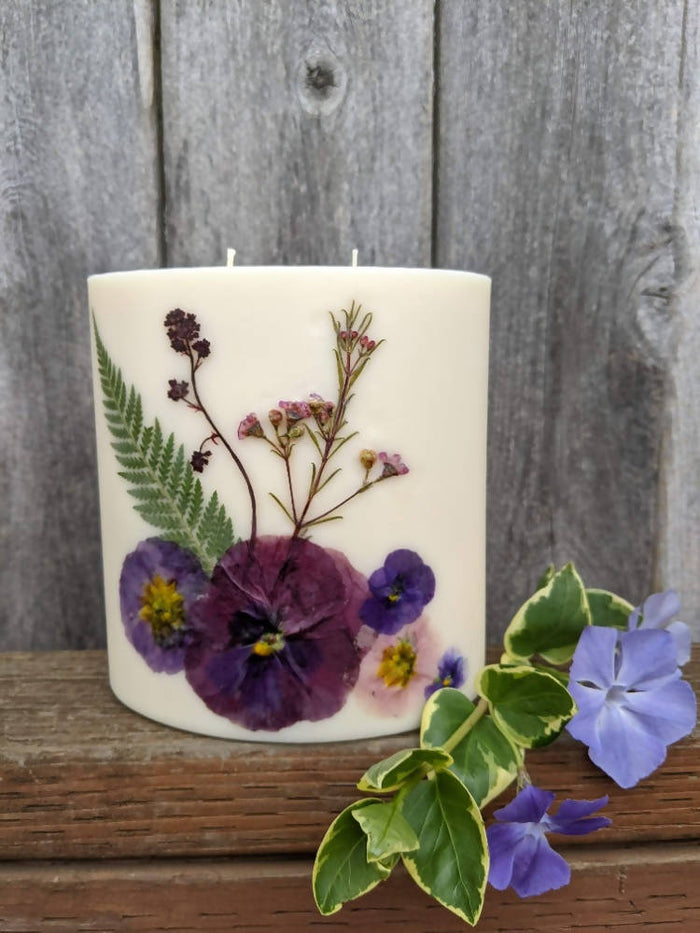 GUINEVERE'S LARGE OVAL TWO WICK FLOWER CANDLE
