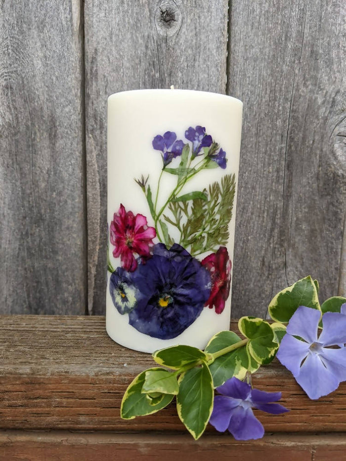 GUINEVERE'S LARGE PILLAR FLOWER CANDLE