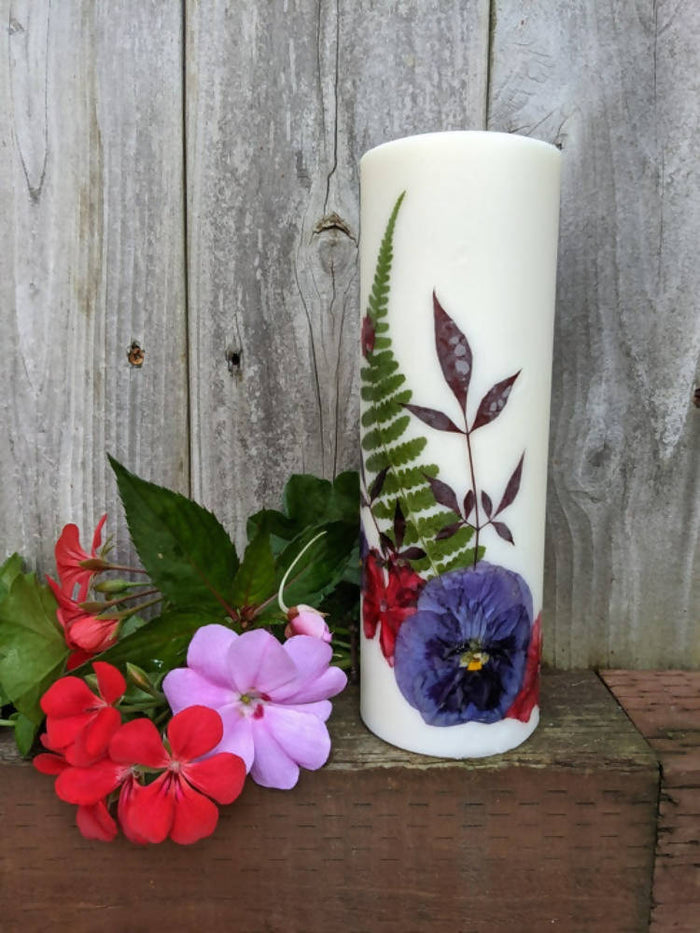 GUINEVERE'S TALL PILLAR FLOWER CANDLE