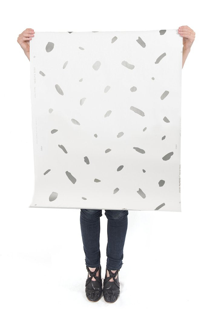 Pas De Trois - Diamonds and Pearls on Cream Wallcovering
